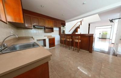 ALQUILER DE LINDA CASA DE 3 PISOS EN PIMENTEL